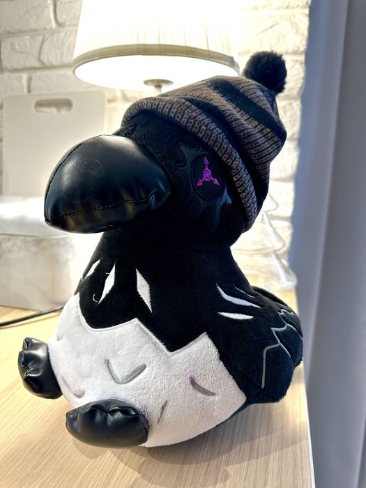 Maskotka Uzi Crow Kruk Murder Drones 35 cm