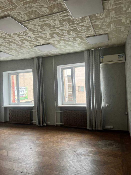Оренда офісних кабінетів 15- 50 м² у спокійній локації