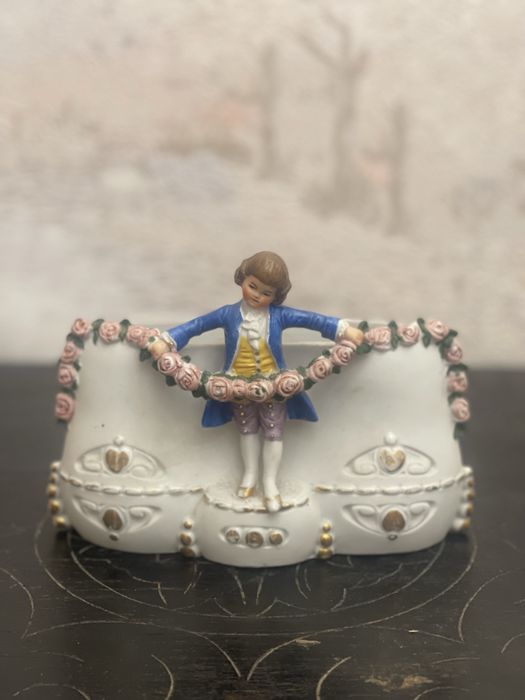 Кавалер , подставка для карманных часов, Карандашница Фарфор, Германия