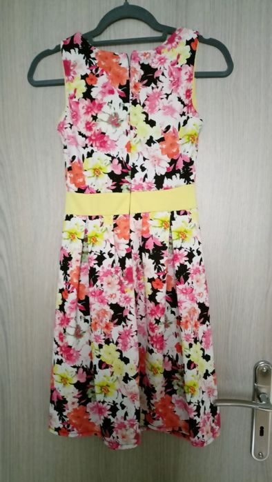 Sukienka młodzieżowa