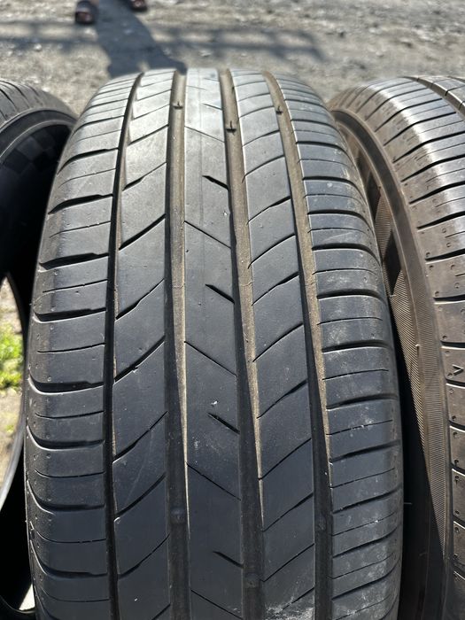 Літні шини 215/65 R17 Kumho Ecsta HS52 Комплект літніх шин 215/65 р17