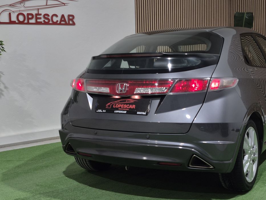 Honda Civic — fotografia 4