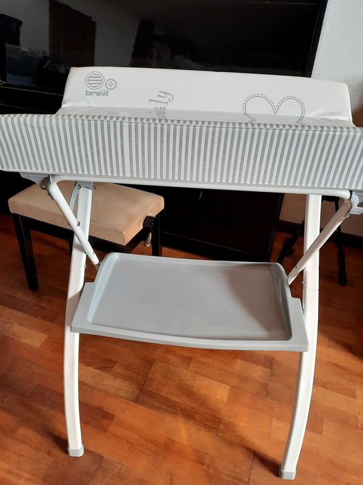 Muda fraldas com banheira bebé