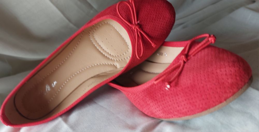 Sabrinas várias cores. Tamanho 39. Pretas nunca foram usadas