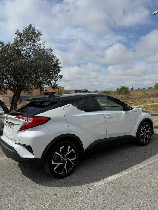 Toyota C-HR — fotografia 4