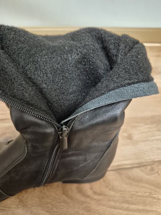 Стильні осінні шкіряні ботфорти 37 розміру