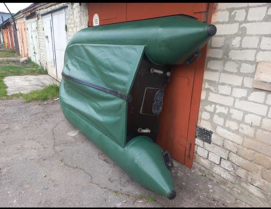 Продам лодку "Navigator ЛК-330" у відмінному стані