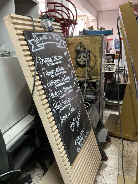 Menu de Rua ,Publicidade exterior,out , placard iluminado ,expositores