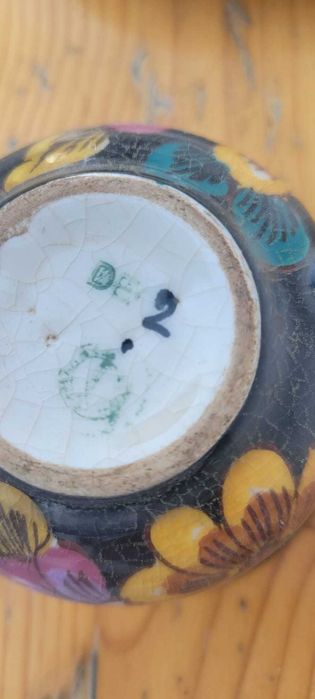 Chávena de Chá Antiga - Cerâmica Portuguesa Pintada à Mão