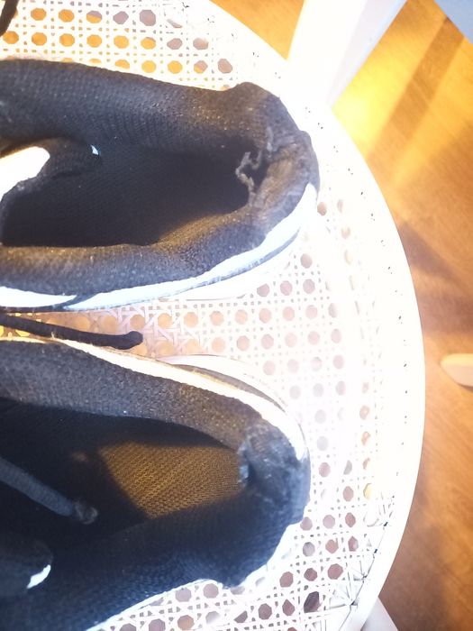 Buty sportowe halówki rozm. 43