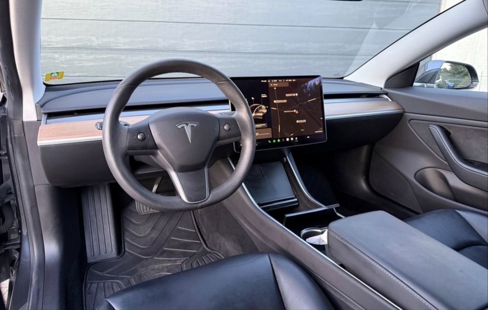 Оренда авто tesla 3 для таксі 460+ км