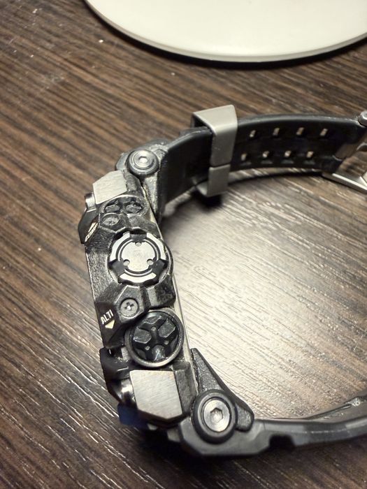 Часы Casio GWG-B1000