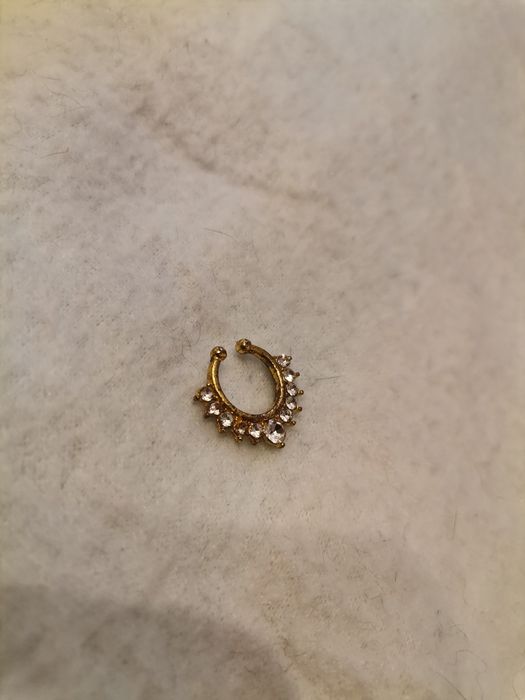 Kolczyk do nosa - fake