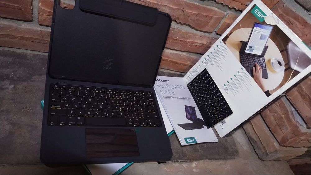 Amazon! Smart чохол клавіатура-тач ESR до Apple iPad Air 4/5, Pro 11"