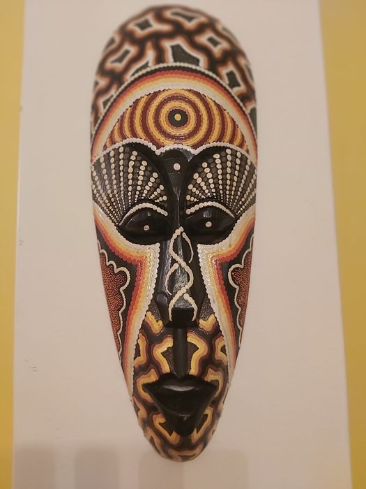Máscaras em artesanato africano