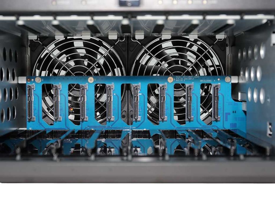 Synology NAS DS1819+