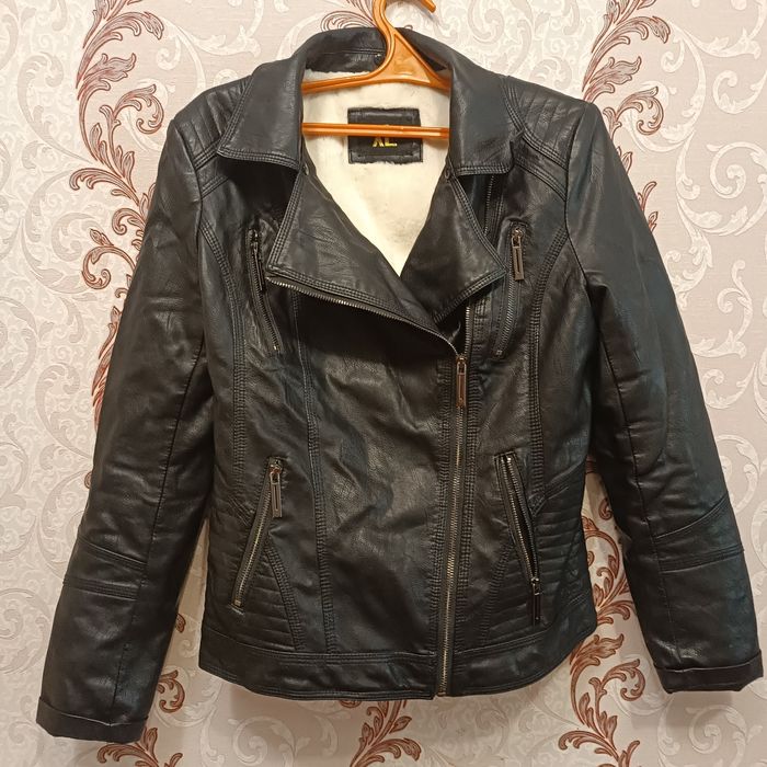 Куртка зимова жіноча розмір 46