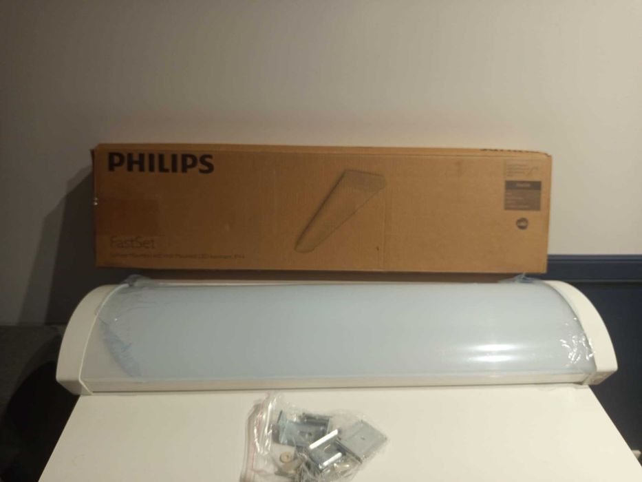 Philips Oprawa LED do montażu natynkowego ściennego IP44 230V SM150C