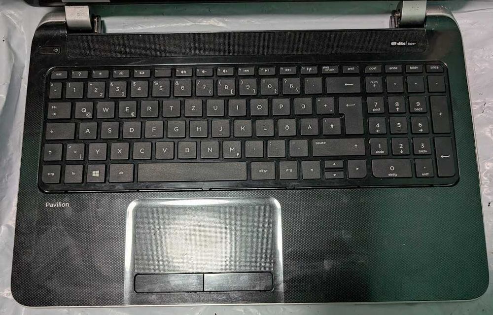 HP Pavilion 15 на запчасти, черные полосы на Экране