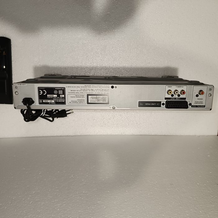 Leitor CD DVD Sony DVP-NS305 com Comando  Testado a funcionar