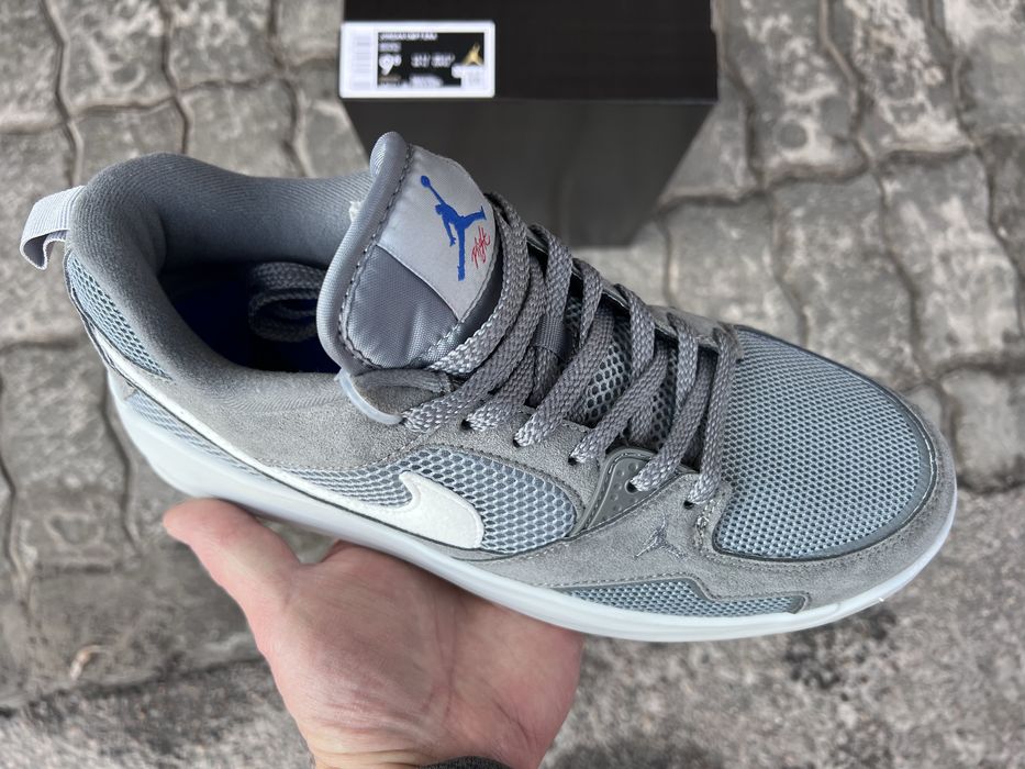 Jordan CMFT Era 41-45 в наявності.