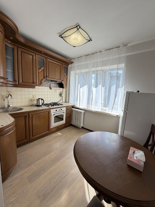 Оренда 1к проспект Берестейський, 12 Цирк