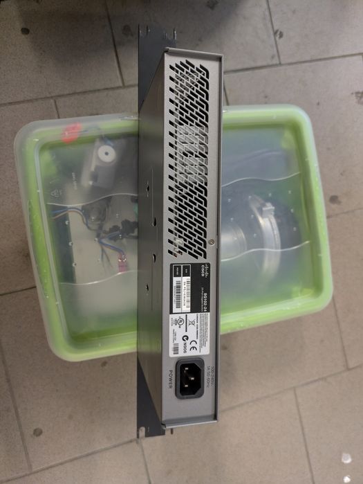 Cisco switch gigabit 1Gbps 24 porty SG102-24 SG 102 uszy rack 19