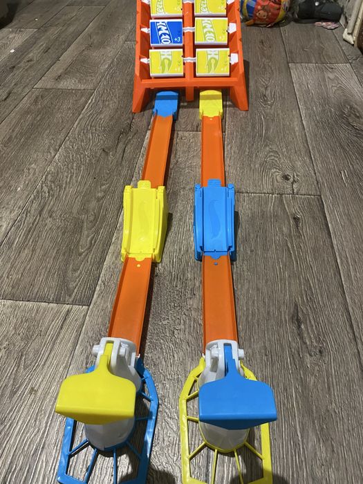 Авто Трек хот віллс