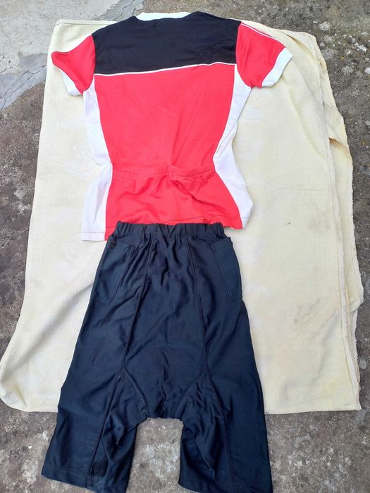Camisola e Calções para Ciclista