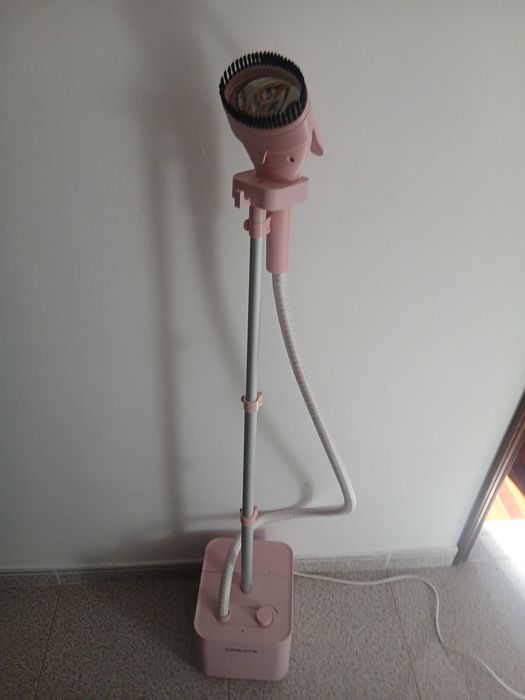 Ferro vapor vertical com base