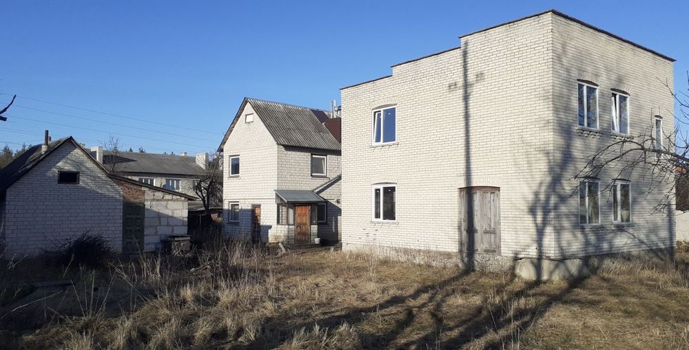 Продаж незавершеного будинку та житлова времянка

Продається незаве