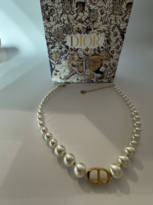 Cudny naszyjnik z pereł Dior
