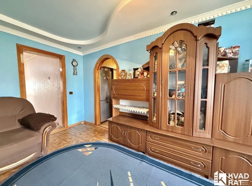 Продається світла 2 кімнатна квартира з індивідуальним опаленням