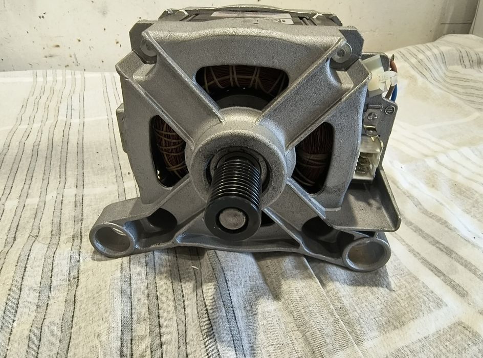 Silnik inwertorowy pralki Electrolux PerfectCare 600