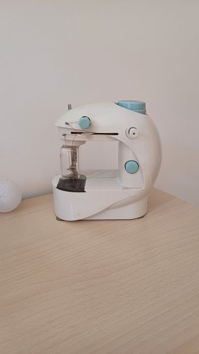 Mini maquina de costura