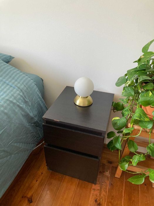 Candeeiro de mesa tátil redondo