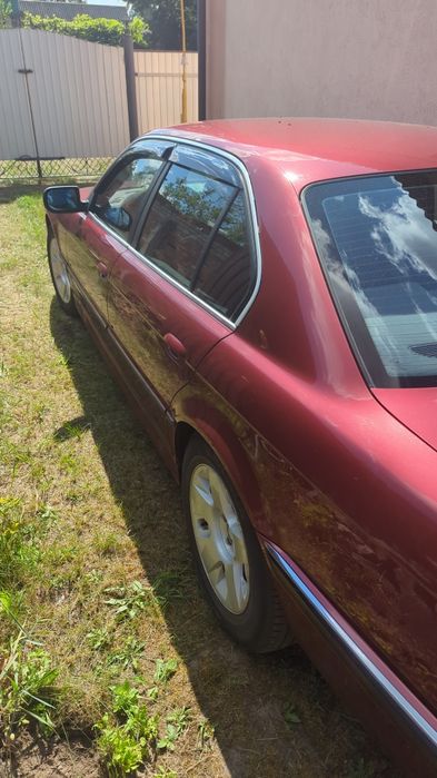 Продам БМВ е38 в не плохом состоянии