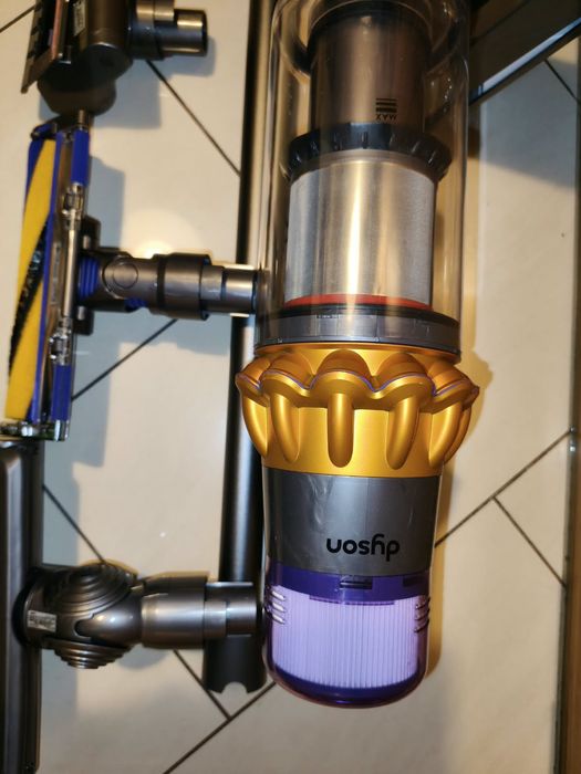 Dyson v15 absolute