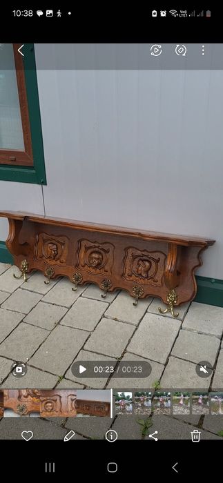 Старовинний настінний вішак для одягу з поличкою