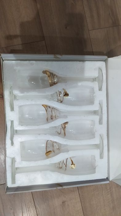 Набір бокалів для вина