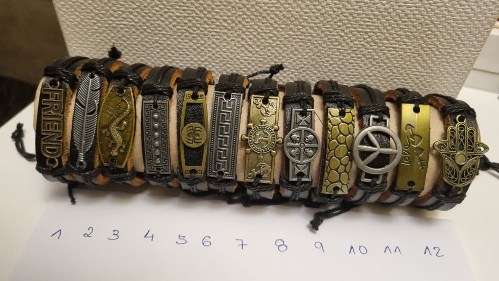 Pulseiras de Couro Pretas Ajustáveis