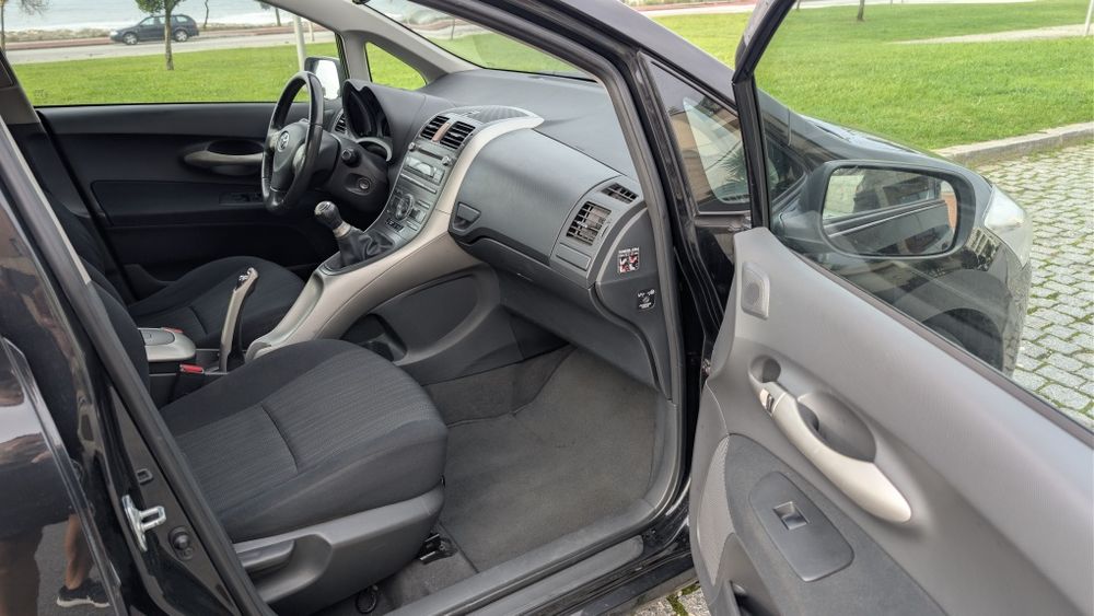 Toyota Auris Diesel, impecável