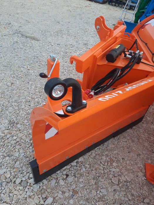 Pług śnieżny do ciagnika do śniegu volant