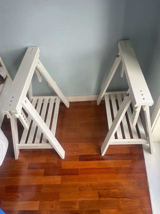 sofa creme e outros moveis