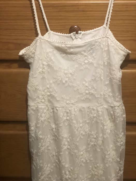 Vestido branco rendado Mango