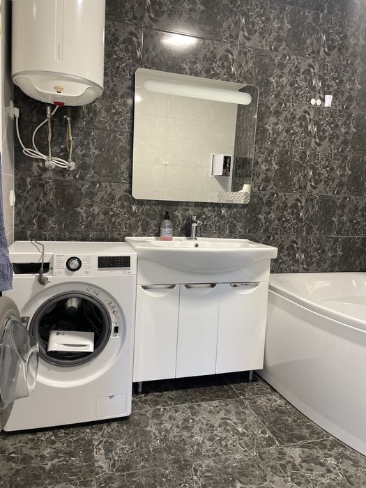 Оренда 2-х кімнатної квартири Центр Новобудова