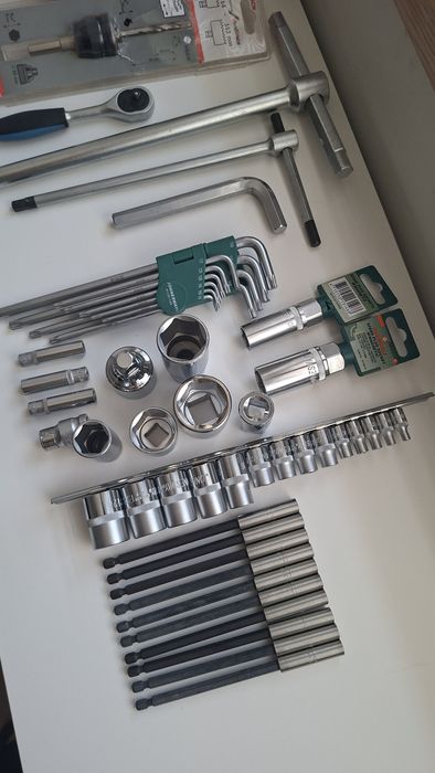 Zestaw mix narzędzi ręcznych klucze nasadki