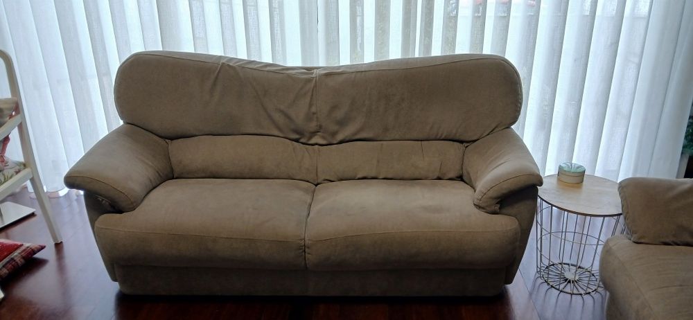 Dois sofas de 2 e 3 lugares