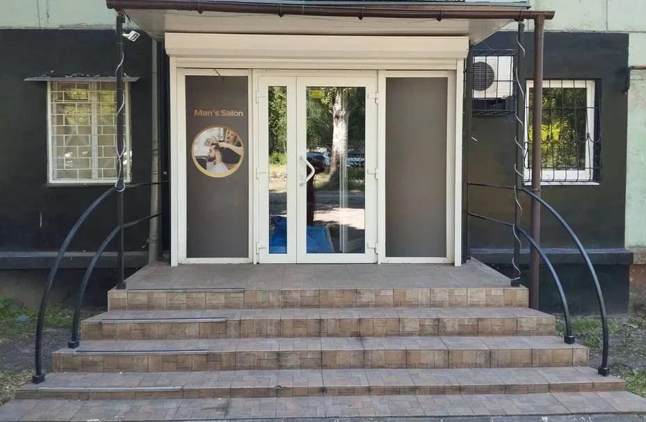 Сдам парикмахерскую ПАТРИОТИЧЕСКАЯ 7.000гр