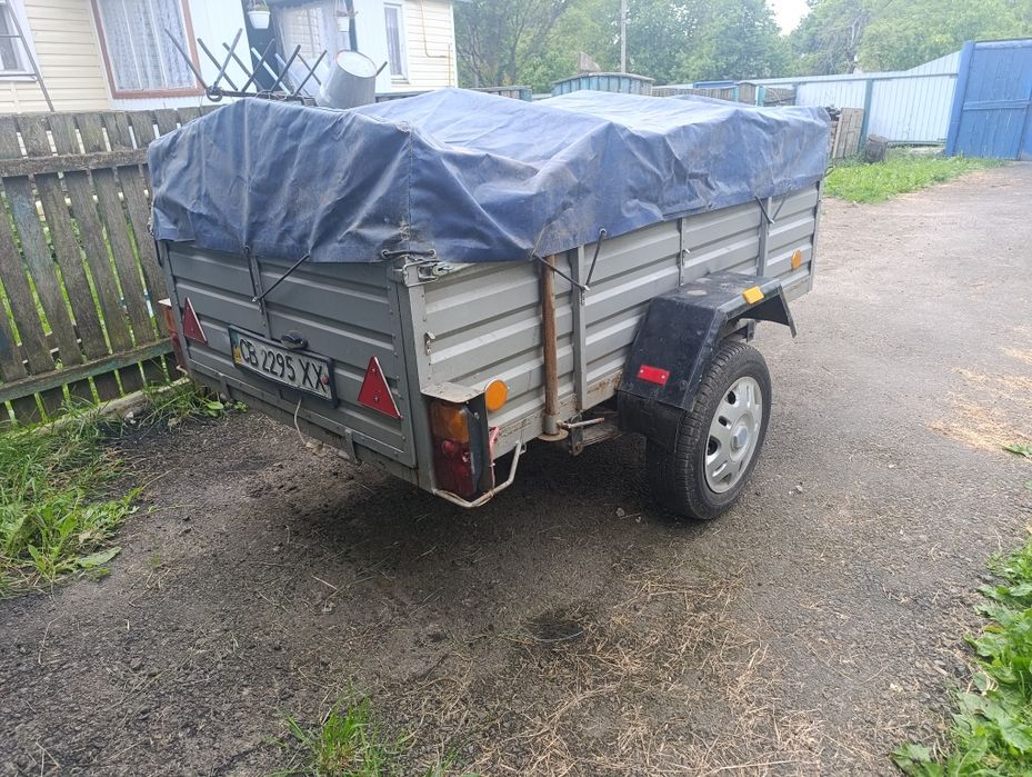 Легковий причіп в гарному стані